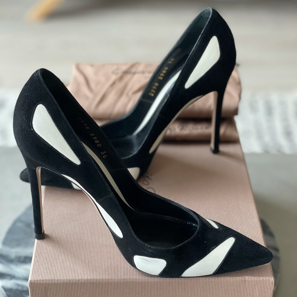 Gianvito Rossi suede and leather pumps
